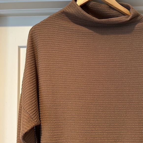 Women’s sweater - Picture 2 of 2